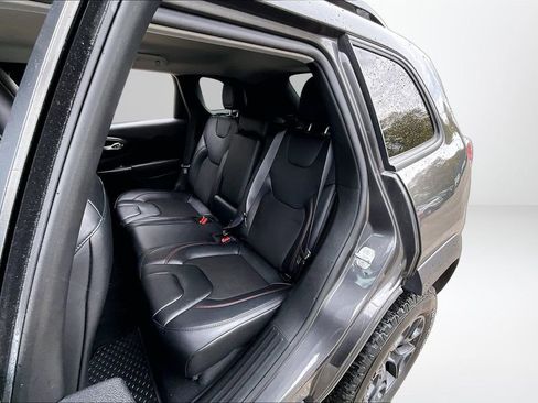 Used 2022 Jeep Cherokee Trailhawk w/ Trailer Tow Group AWD/4WD image 22
