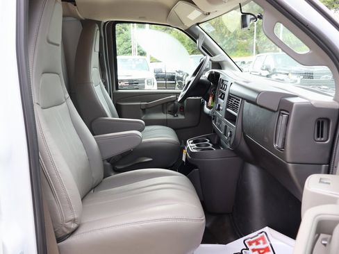 New 2025 GMC Savana 3500 Work Van w/ Driver Convenience Package image 30