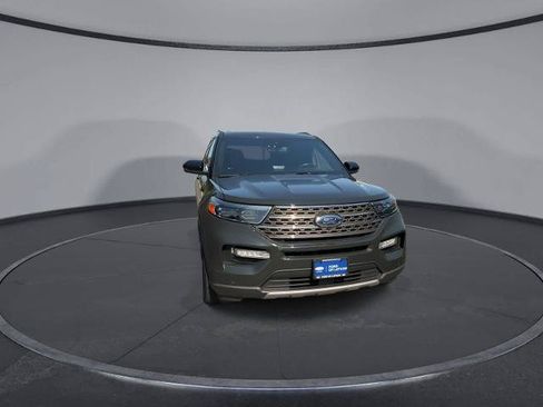 Certified 2022 Ford Explorer King Ranch w/ Technology Package AWD/4WD image 3