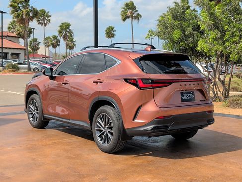 Used 2025 Lexus NX 250 FWD w/ Premium Package image 4