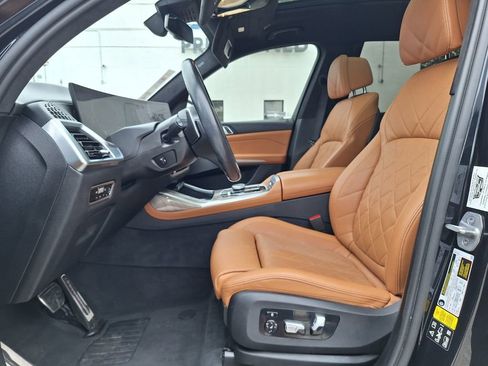 Used 2023 BMW X7 xDrive40i w/ M Sport Package AWD/4WD image 12