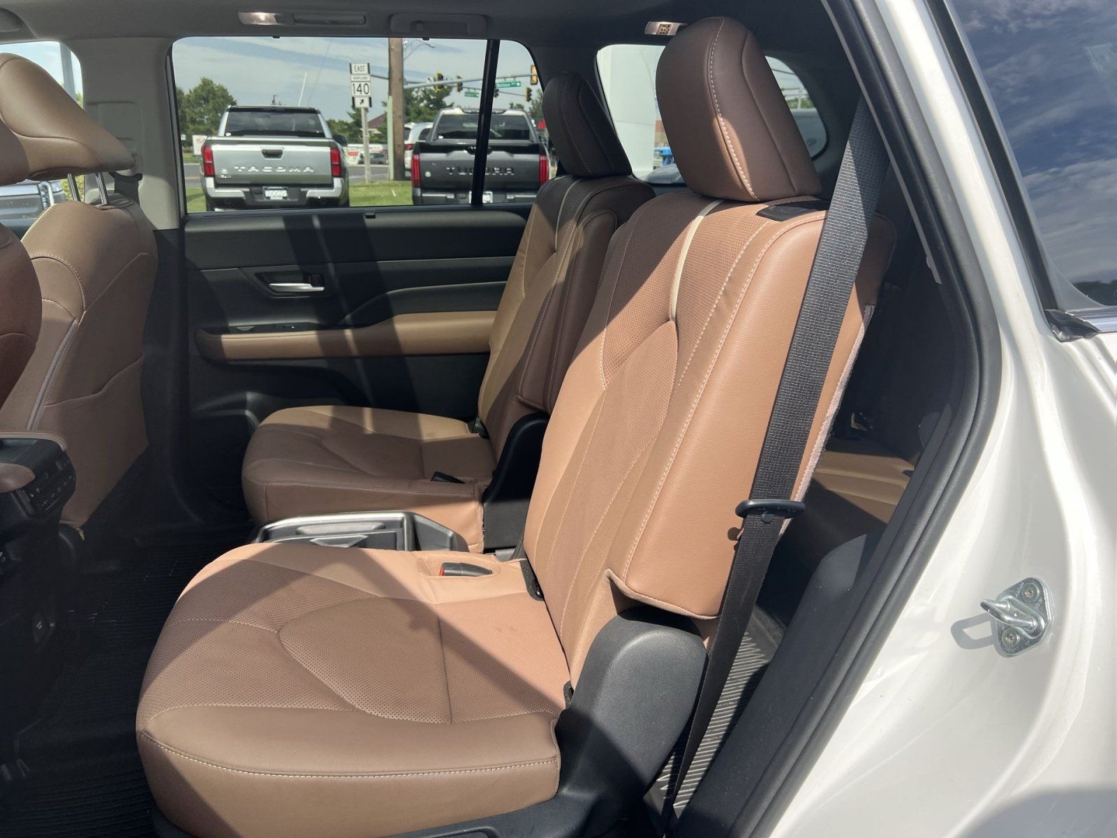 Used 2024 Toyota Grand Highlander AWD image 24