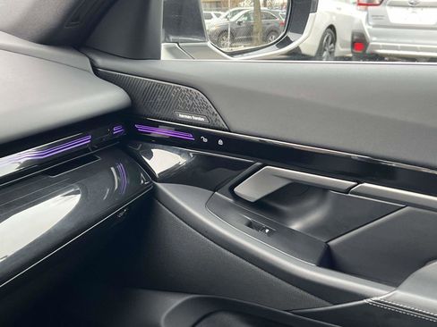 Used 2024 BMW 530i xDrive w/ Premium Package image 38