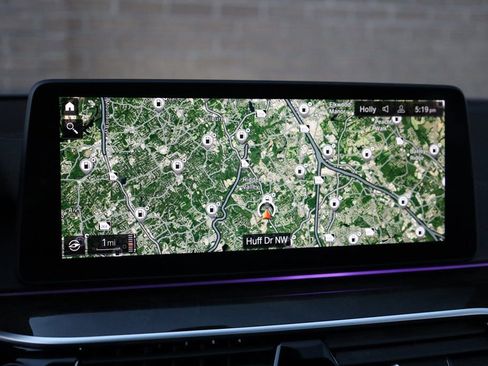 Used 2022 BMW M550i xDrive image 36