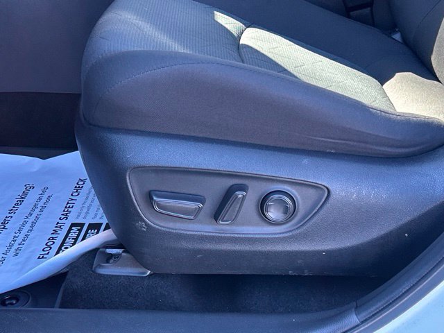 Used 2024 Toyota RAV4 XLE w/ Convenience Package AWD/4WD image 18