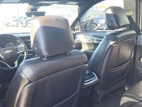 Used 2023 Cadillac XT6 Sport image 11