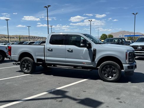 Used 2024 Ford F350 Lariat w/ Lariat Ultimate Package AWD/4WD image 5