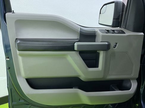 Used 2017 Ford F150 XLT w/ Equipment Group 302A Luxury image 16