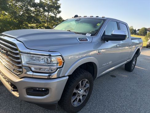 Used 2022 RAM 2500 Limited AWD/4WD image 5