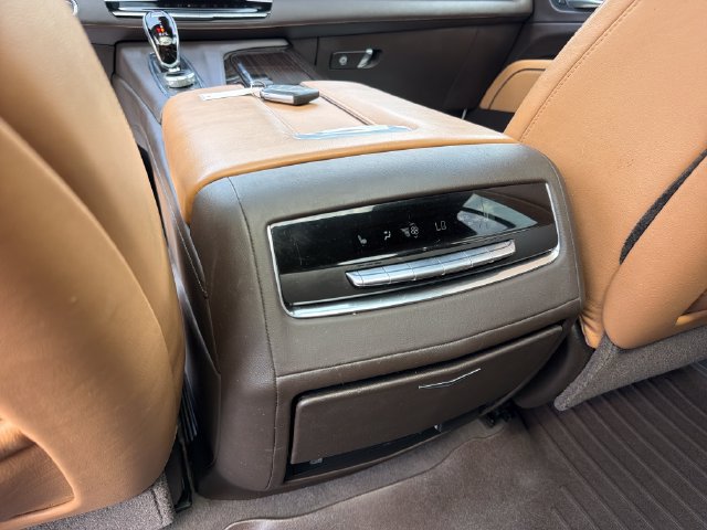 Used 2021 Cadillac Escalade Premium Luxury AWD/4WD image 27