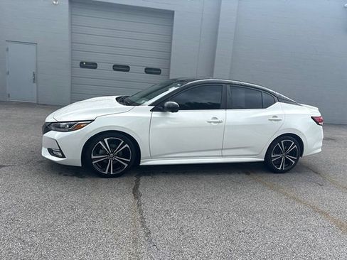 Used 2022 Nissan Sentra SR w/ SR Premium Package FWD image 4