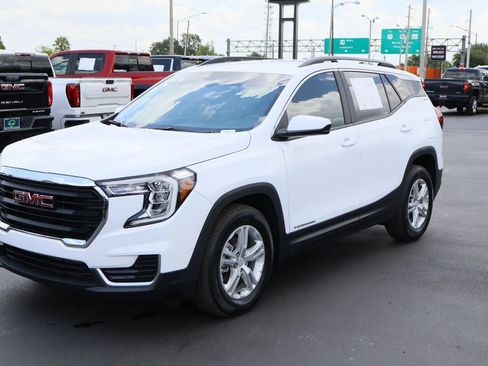 Used 2022 GMC Terrain SLE w/ Driver Convenience Package FWD image 5