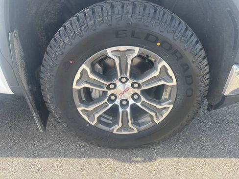 Used 2023 GMC Sierra 1500 SLE AWD/4WD image 25