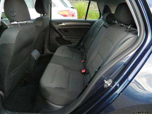 Used 2018 Volkswagen Golf S image 13