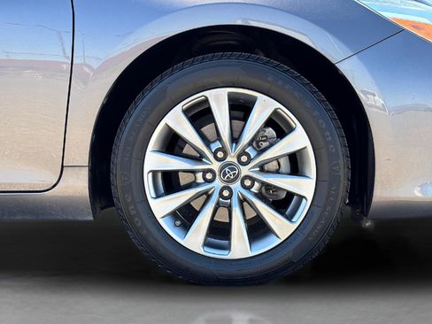 Used 2016 Toyota Camry XLE w/ Moonroof Package FWD image 10