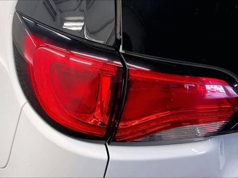 Used 2023 Chrysler Voyager LX FWD image 28