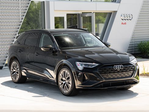 Certified 2024 Audi Q8 e-tron Prestige w/ Prestige Package AWD/4WD image 2