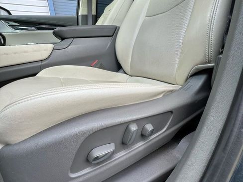 Used 2020 Cadillac XT6 Premium Luxury image 17