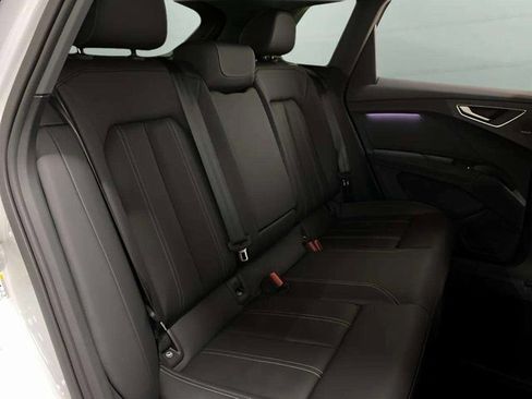 Used 2024 Audi Q4 e-tron Prestige image 82