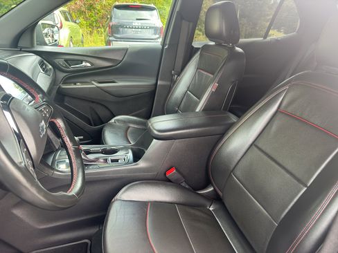Used 2023 Chevrolet Equinox RS w/ RS Leather Package image 9