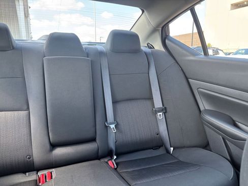 Used 2025 Nissan Altima 2.5 SV FWD image 37