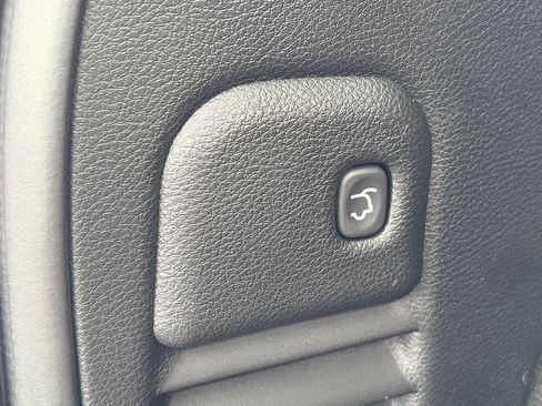 Used 2017 Jeep Grand Cherokee Limited AWD/4WD image 9
