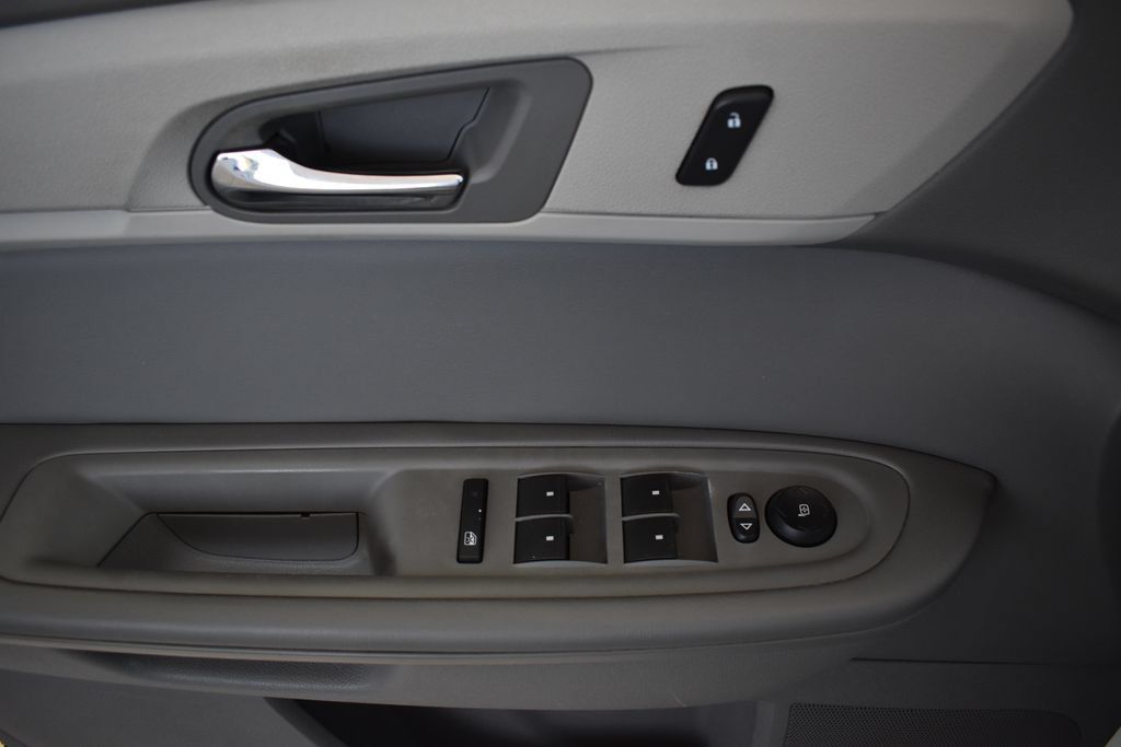 Used 2017 Chevrolet Traverse LS FWD image 19
