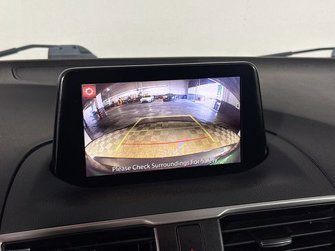 Used 2018 MAZDA MAZDA3 Touring image 19