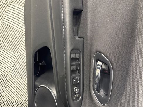 Used 2021 Honda HR-V EX image 12