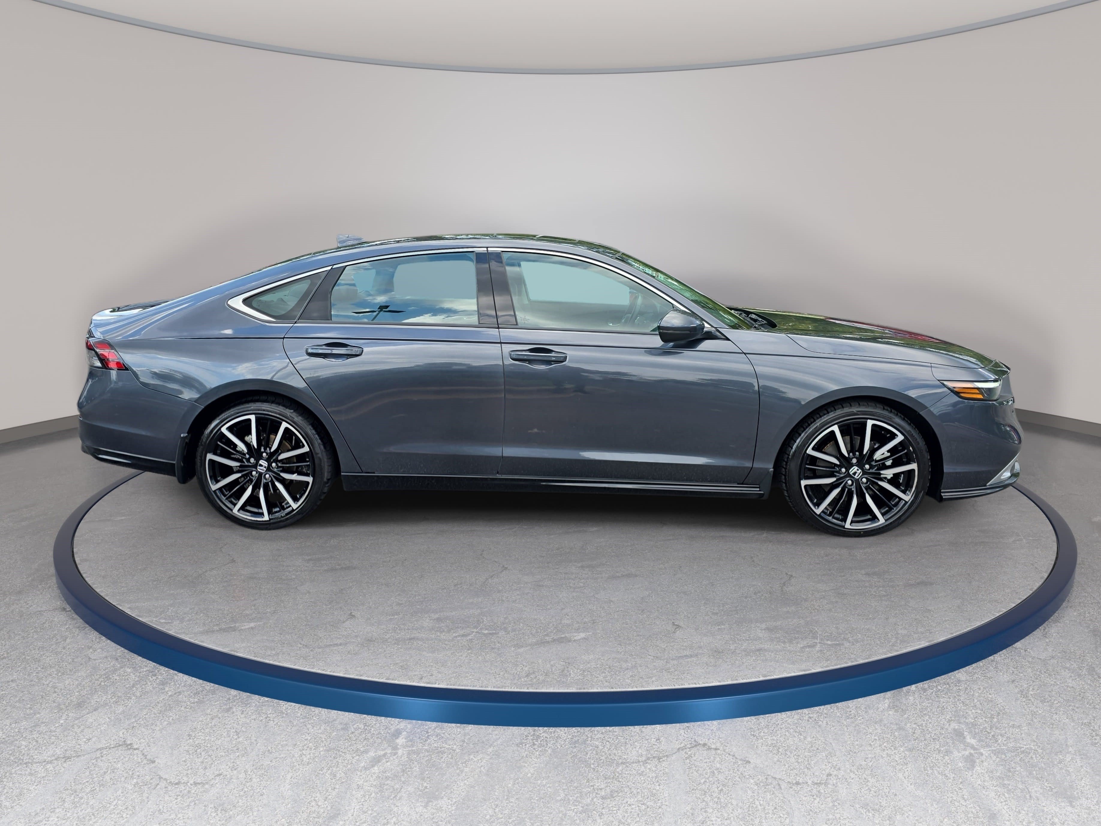 Certified 2024 Honda Accord Touring image 4