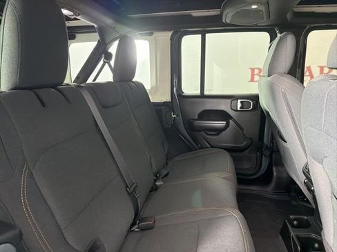 Used 2025 Jeep Wrangler Willys image 18