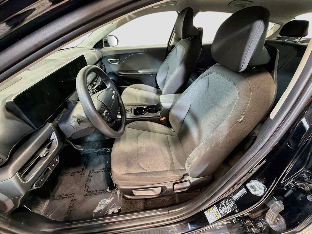 Used 2025 Kia K4 FWD image 19