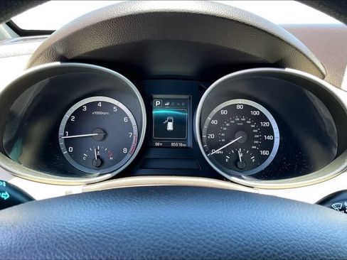 Used 2018 Hyundai Santa Fe Sport w/ 2.4L Value Package 02 FWD image 20