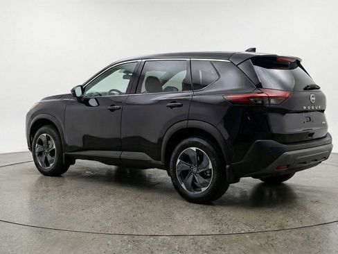 Used 2025 Nissan Rogue SV image 6