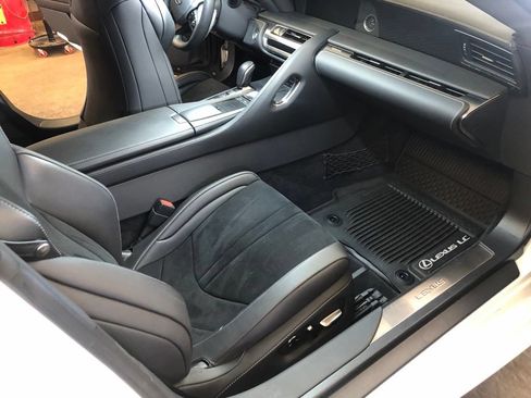 Used 2018 Lexus LC 500 Coupe RWD image 5