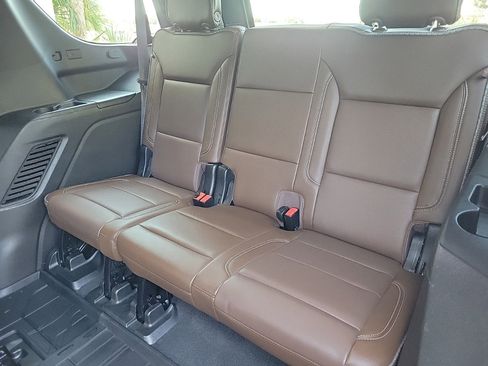 Used 2021 Chevrolet Tahoe High Country image 16