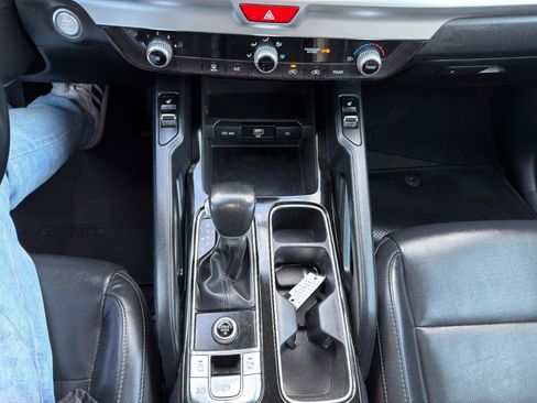 Used 2020 Kia Telluride S w/ S 8 Passenger Seating Package FWD image 24