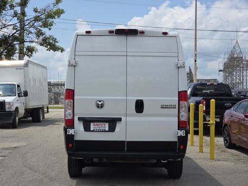 Used 2023 RAM ProMaster 2500 FWD image 12