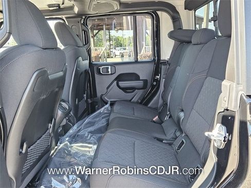 New 2025 Jeep Gladiator Mojave w/ Convenience Group image 6