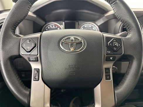 Used 2020 Toyota Tacoma SR5 RWD image 15