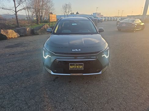 New 2026 Kia Niro SX Touring image 8