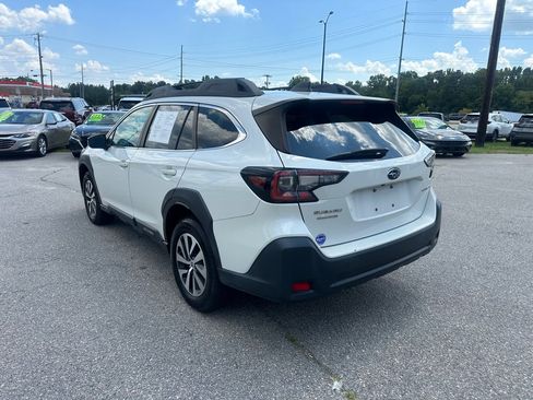 Used 2023 Subaru Outback Premium AWD/4WD image 3