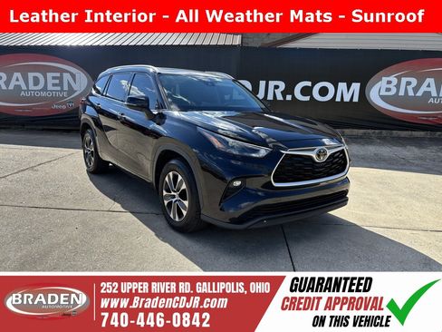 Used 2022 Toyota Highlander XLE image 1