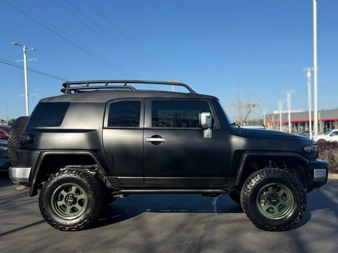 Used 2014 Toyota FJ Cruiser 4WD image 6