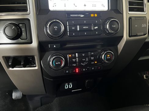 Used 2017 Ford F350 Lariat AWD/4WD image 16