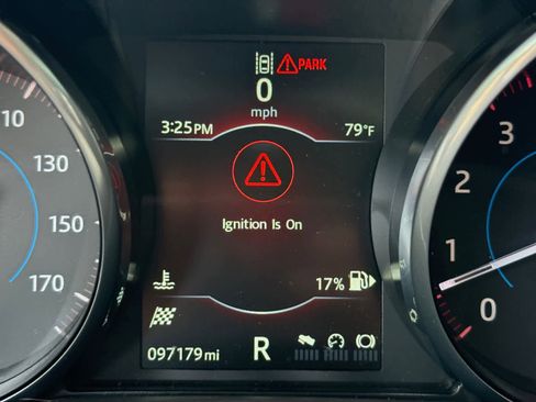 Used 2017 Jaguar F-PACE R-Sport image 21