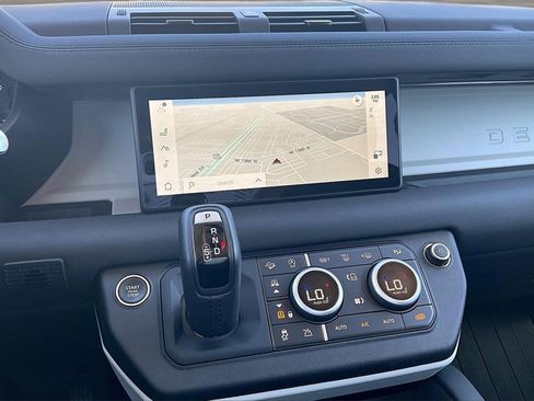 Used 2024 Land Rover Defender 110 S image 6