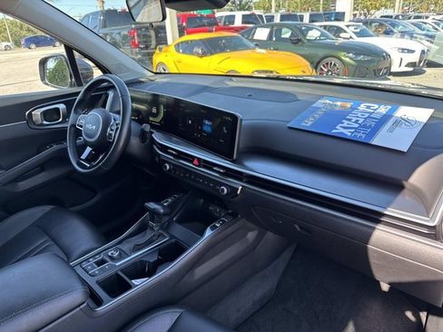 Used 2024 Kia Sorento S image 18