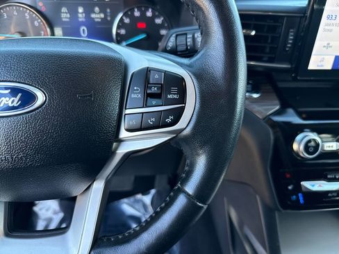Certified 2022 Ford Explorer Limited w/ Equipment Group 301A image 16