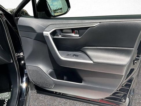 Certified 2019 Toyota RAV4 XLE w/ Convenience Package FWD image 30